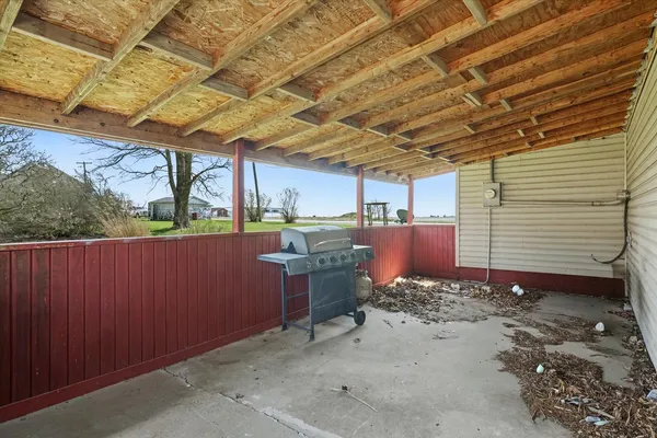 $95,000 | 110 Highway 54, Roberts, IL 60962