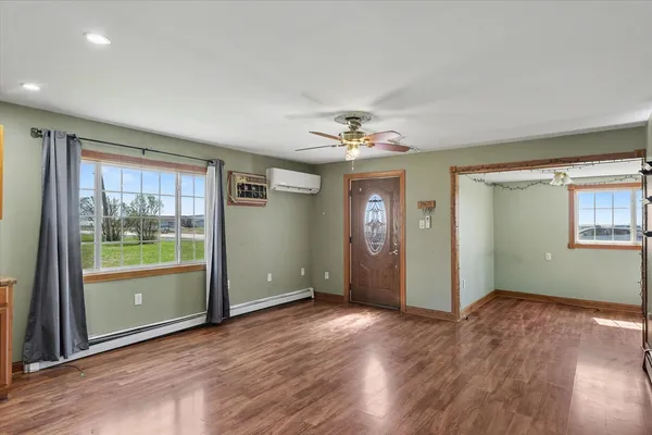 $95,000 | 110 Highway 54, Roberts, IL 60962