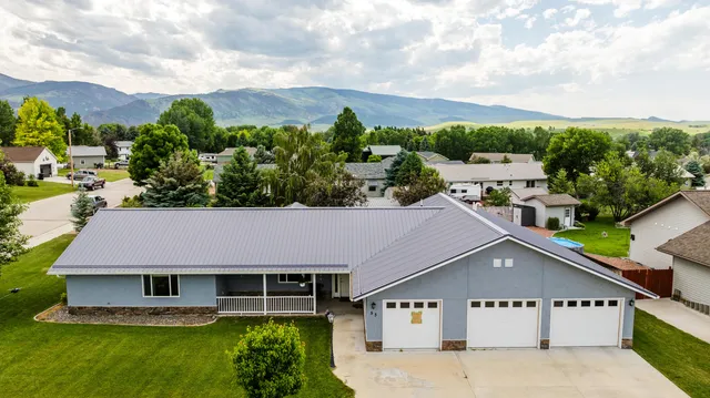 $575,000 | 53 Kelly Lane, Dayton, WY 82836