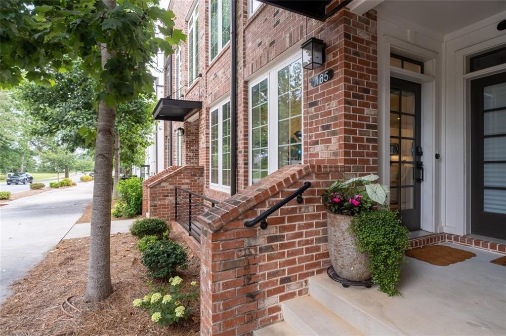 165 Devore Road Alpharetta, GA 30009 - Photo 4 of 36