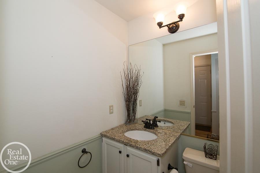 2440 Pleasant View Drive Rochester Hills, MI 48306 - Photo 20 of 28