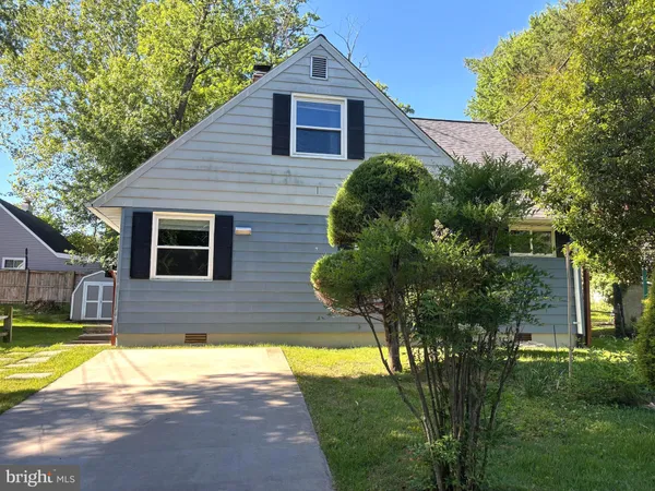 $2,800 | 5702 Denfield Road, Rockville, MD 20851