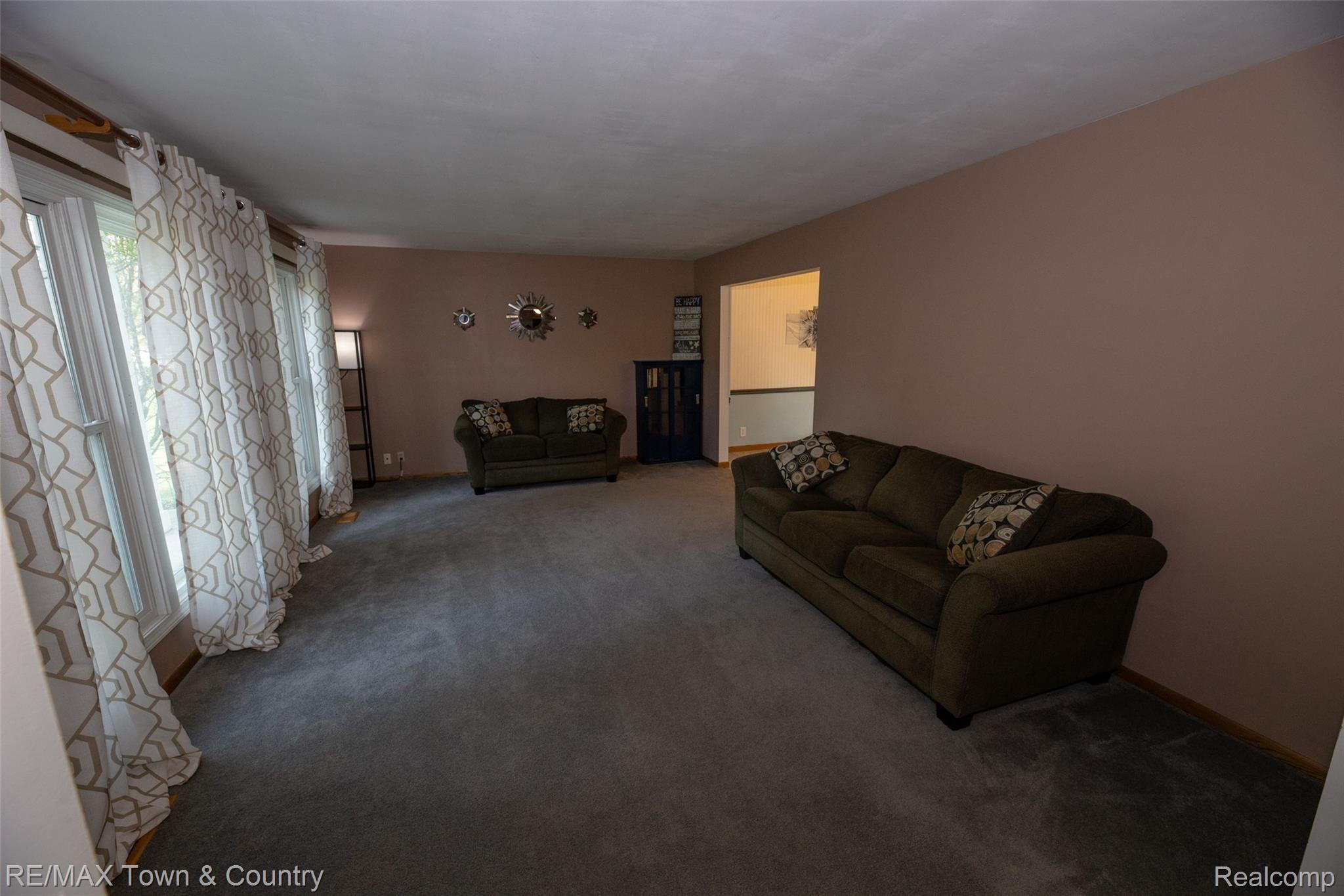 1379 Kennebec Road Grand Blanc, MI 48439 - Photo 7 of 52 7.jpg