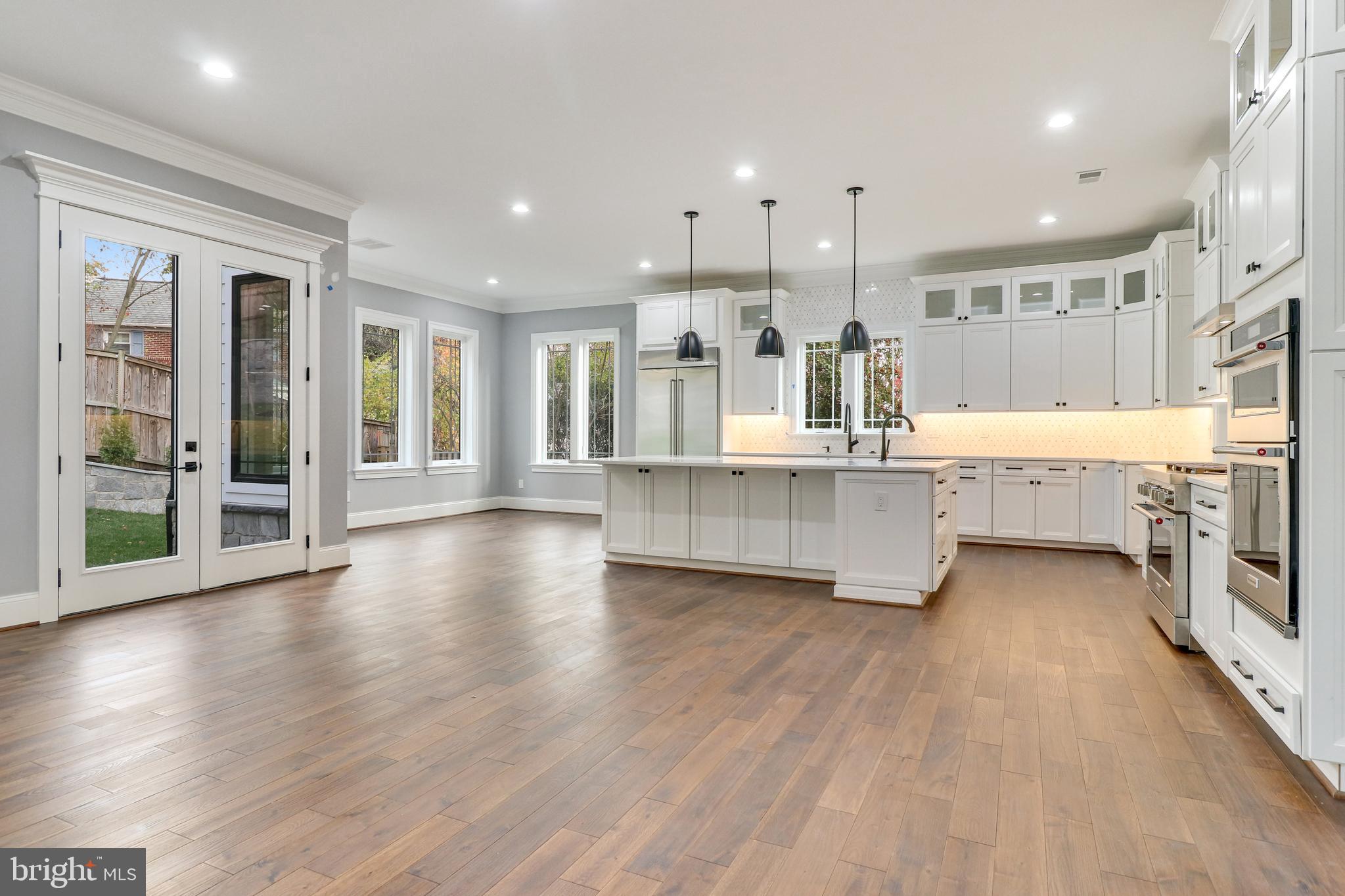 2725 South Arlington Ridge Road Arlington, VA 22202 - Photo 16 of 80 Kitchen