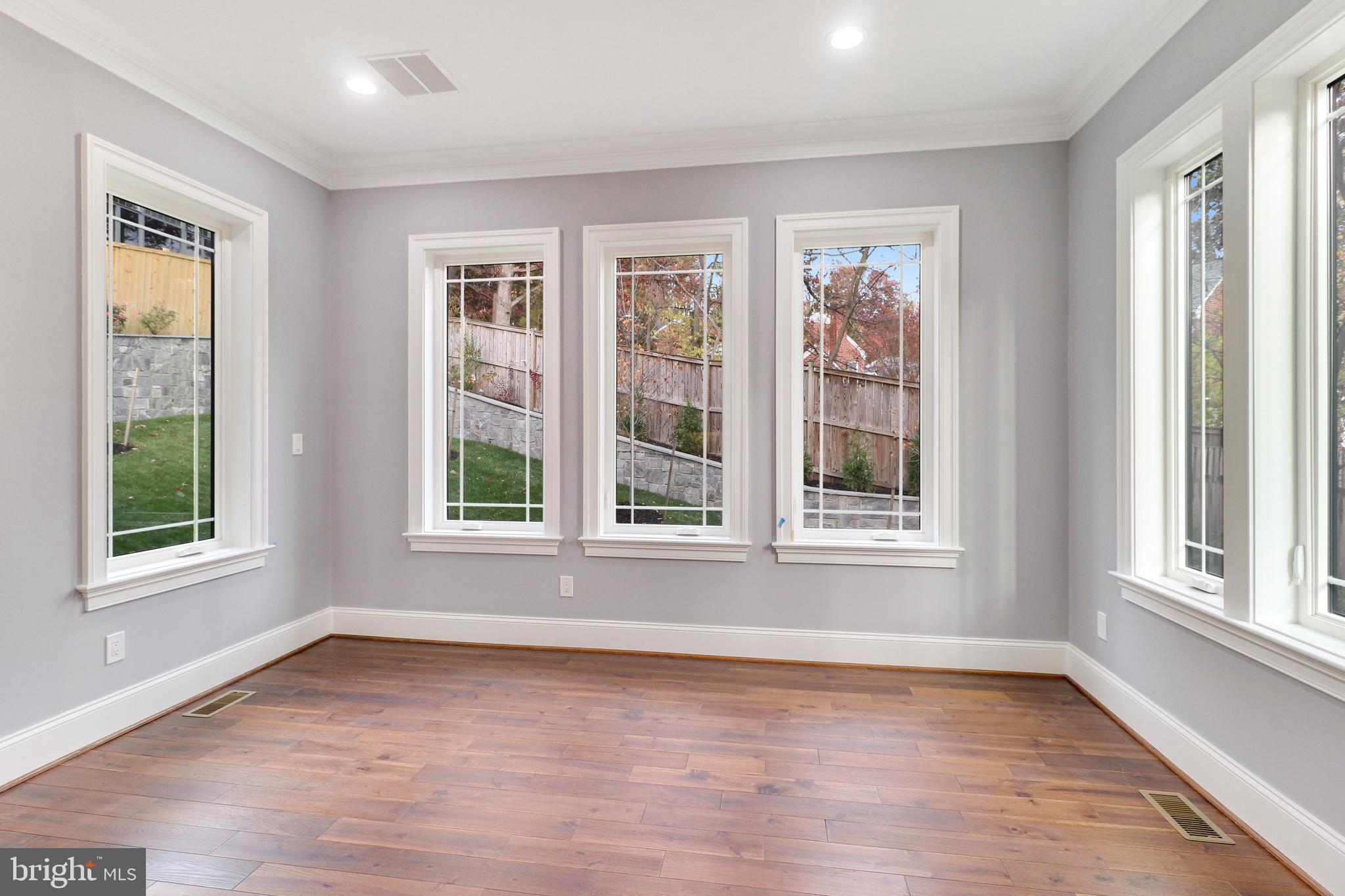 2725 South Arlington Ridge Road Arlington, VA 22202 - Photo 21 of 80 Morning Room