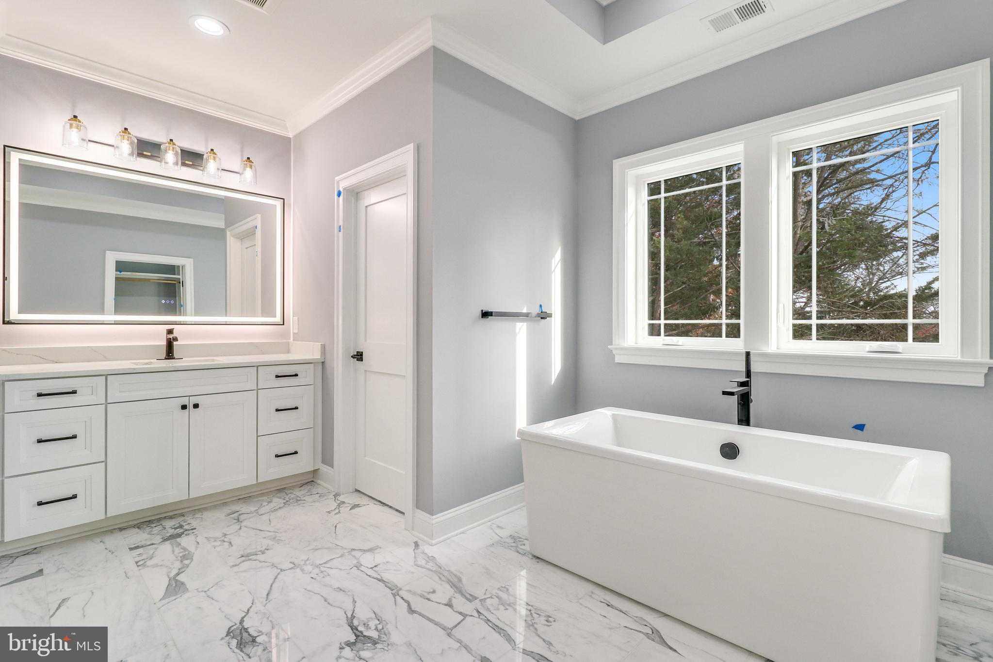 2725 South Arlington Ridge Road Arlington, VA 22202 - Photo 28 of 80 Master Suite Bath