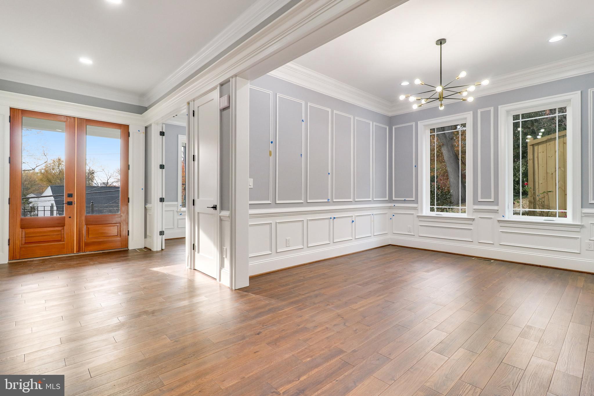 2725 South Arlington Ridge Road Arlington, VA 22202 - Photo 4 of 80 Foyer/Dining Room