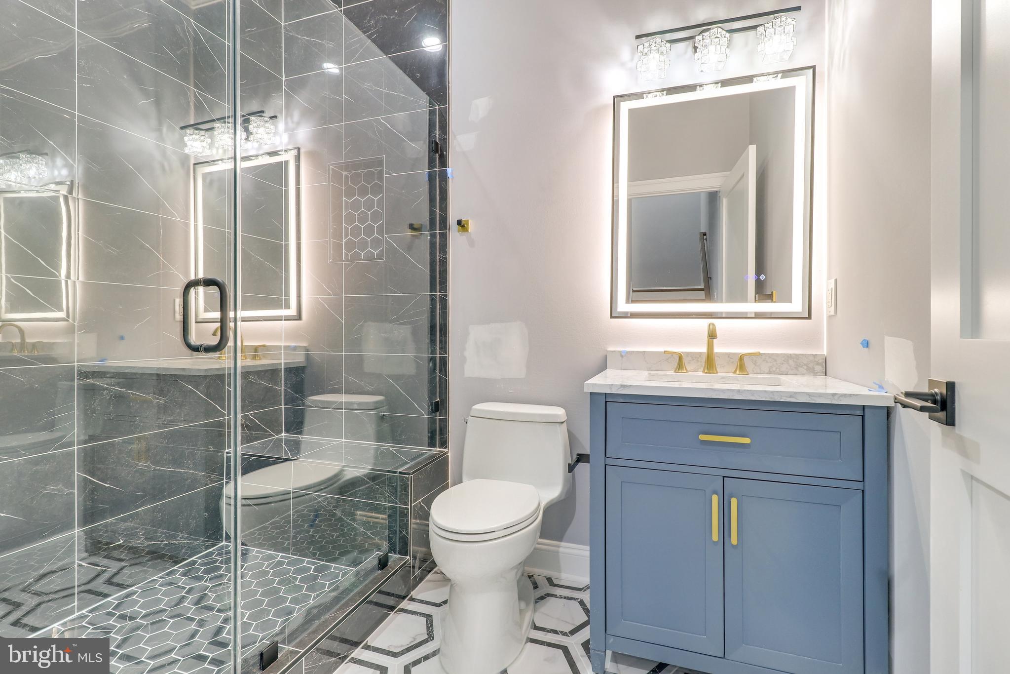 2725 South Arlington Ridge Road Arlington, VA 22202 - Photo 56 of 80 Bath