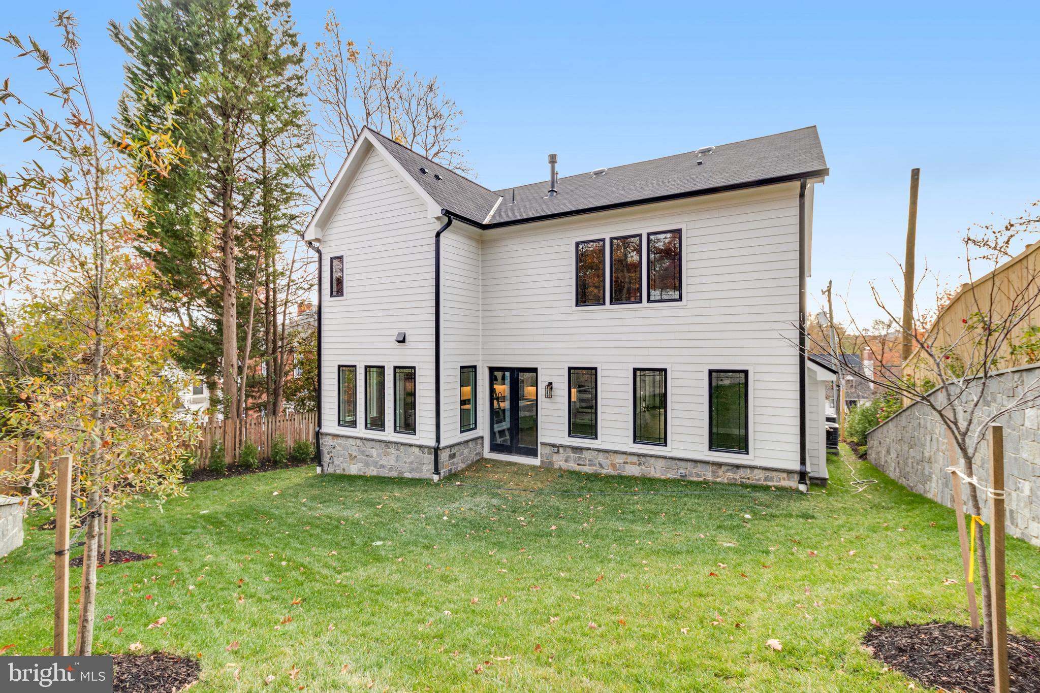 2725 South Arlington Ridge Road Arlington, VA 22202 - Photo 63 of 80 Back