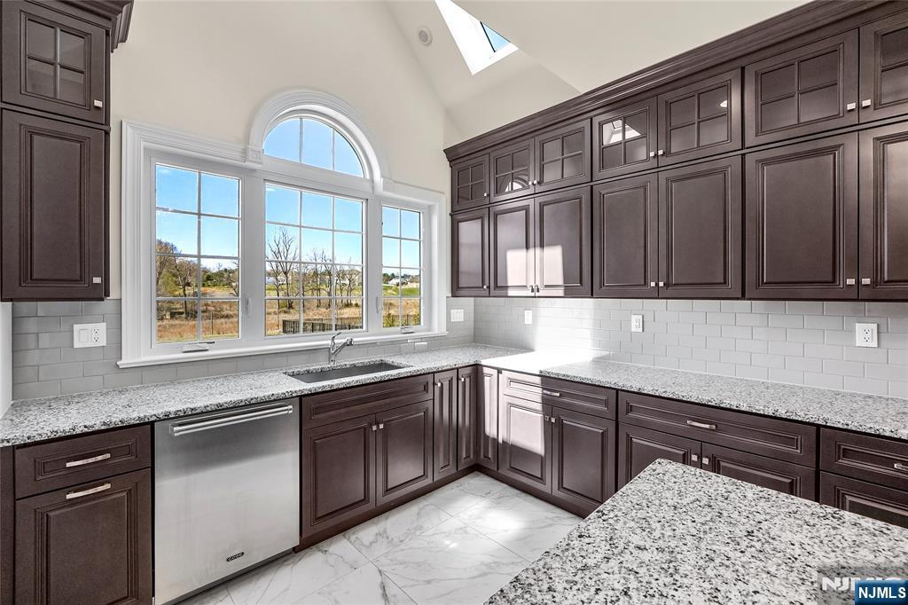 14 Woodmere Road Upper Saddle River, NJ 07458 - Photo 24 of 50