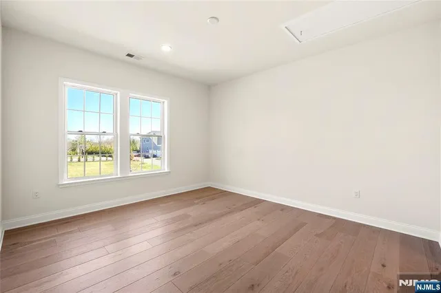 $18,000 | 14 Woodmere Road, Upper Saddle River, NJ 07458