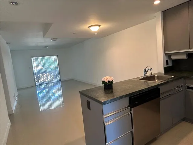 $2,400 | 2800 Northeast 14th Street Causeway, Unit 207, Pompano Beach, FL 33062