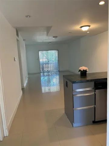 $2,400 | 2800 Northeast 14th Street Causeway, Unit 207, Pompano Beach, FL 33062