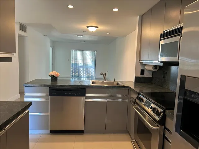 $2,400 | 2800 Northeast 14th Street Causeway, Unit 207, Pompano Beach, FL 33062