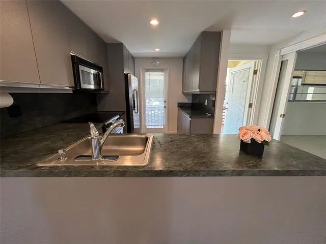 $2,400 | 2800 Northeast 14th Street Causeway, Unit 207, Pompano Beach, FL 33062