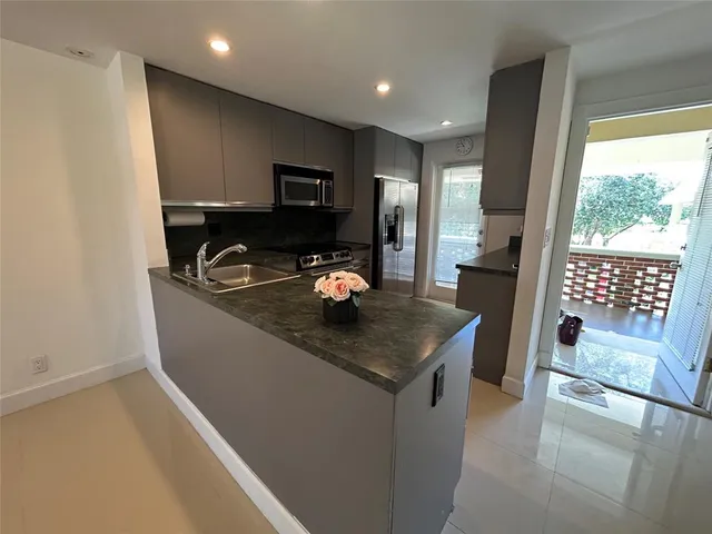 $2,400 | 2800 Northeast 14th Street Causeway, Unit 207, Pompano Beach, FL 33062