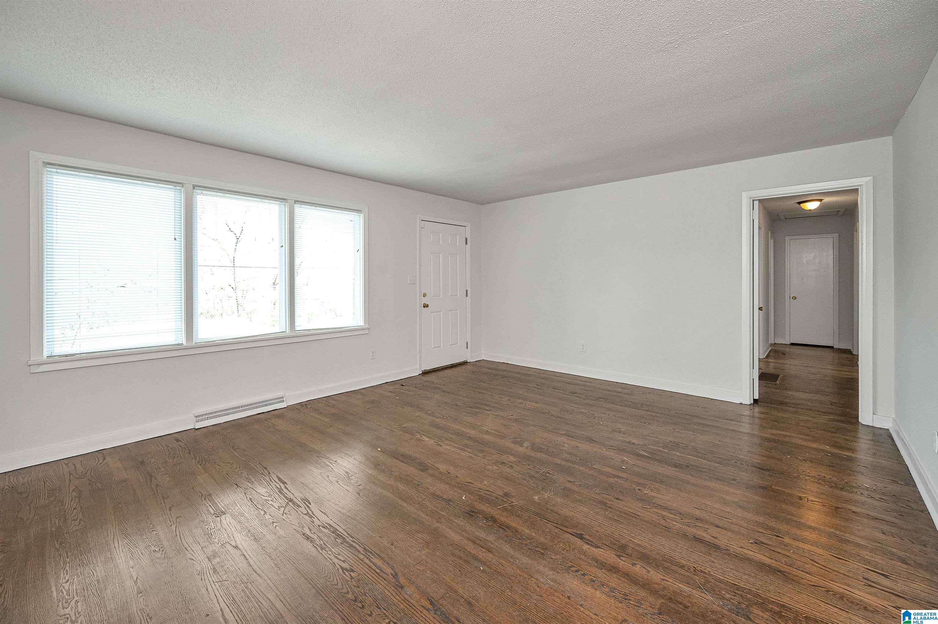 9837 Greenlee Road Birmingham, AL 35215 - Photo 5 of 31