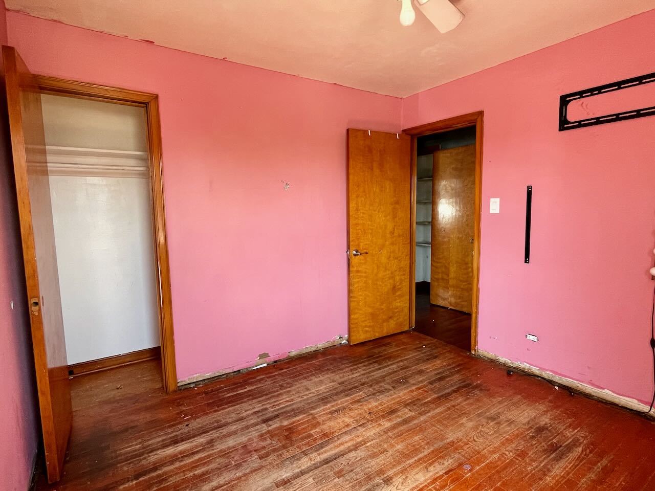 7304 West 57th Street Summit, IL 60501 - Photo 13 of 32 a view of empty room with wooden floor