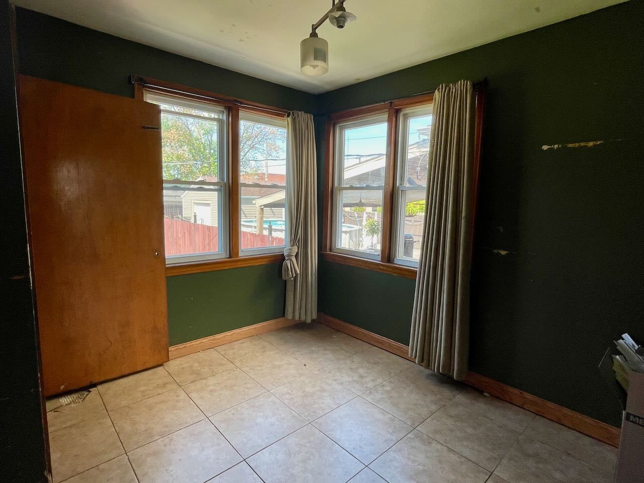 7304 West 57th Street Summit, IL 60501 - Photo 10 of 32 an empty room with windows and closet