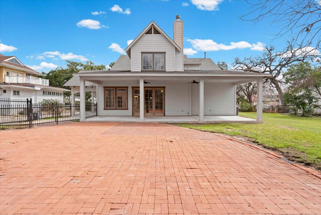 3006 Washington Square Austin, TX 78705 - Photo 28 of 40 a view of a house with yard and deck