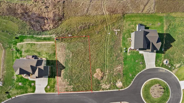 $175,000 | W194-n5457 Broadwing Circle, Unit LT11, Menomonee Falls, WI 53051