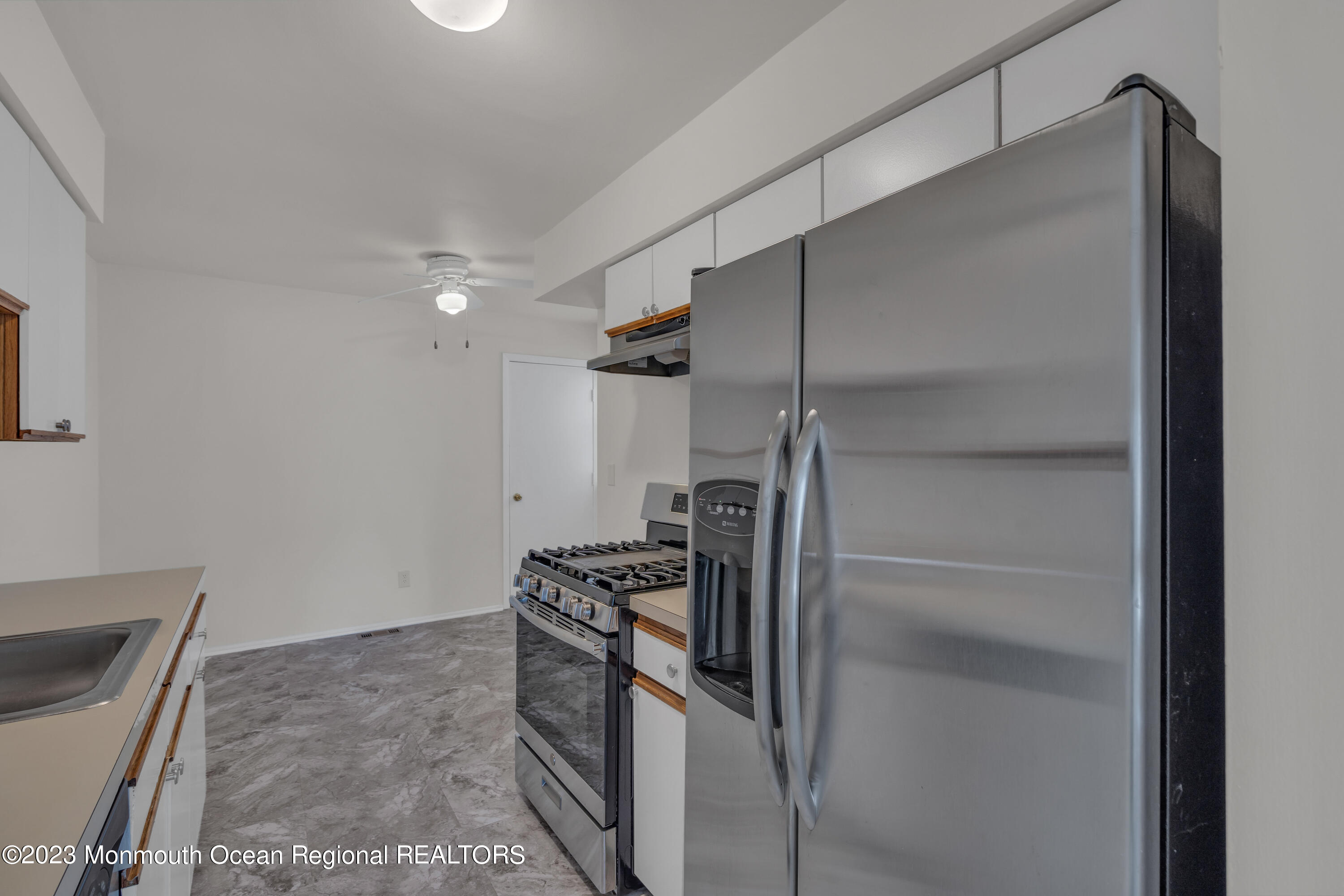 67 Chestnut Way, Unit 67 Manalapan, NJ 07726 - Photo 16 of 39 021_dsc03907