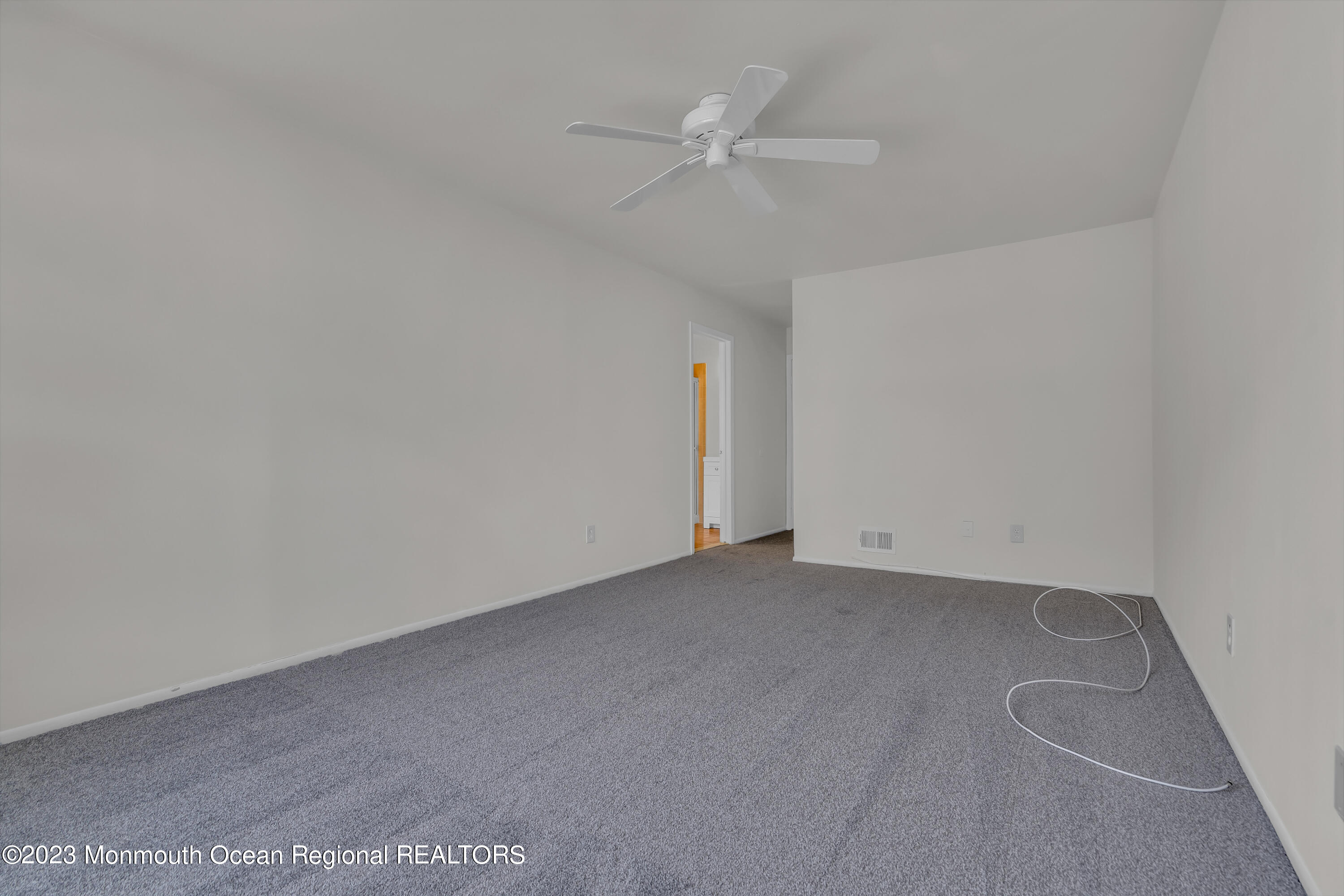 67 Chestnut Way, Unit 67 Manalapan, NJ 07726 - Photo 25 of 39 043_dsc04037