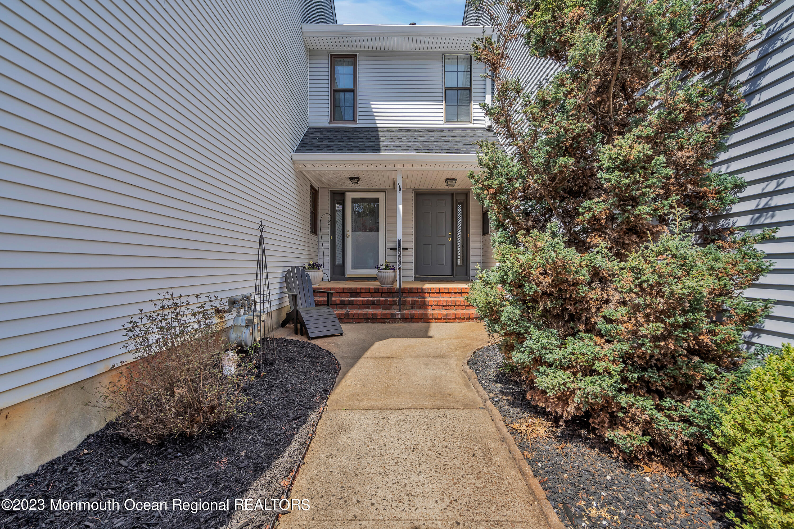 67 Chestnut Way, Unit 67 Manalapan, NJ 07726 - Photo 3 of 39 008_dsc04097