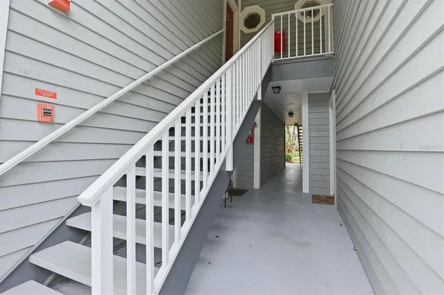 $180,000 | 2101 Fox Chase Boulevard, Unit 204, Palm Harbor, FL 34683