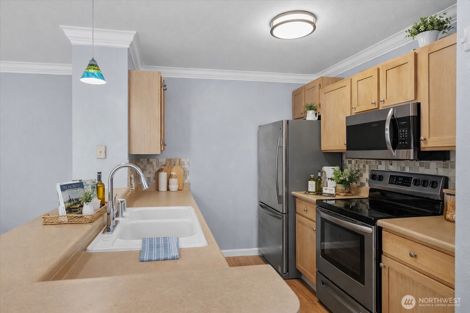 31500 33rd Place Southwest, Unit E201 Federal Way, WA 98023 - Photo 8 of 27