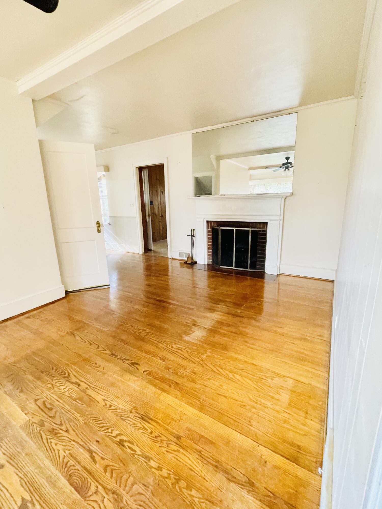 1917 Langdon Road Southwest Roanoke, VA 24015 - Photo 9 of 54 spacious living room area