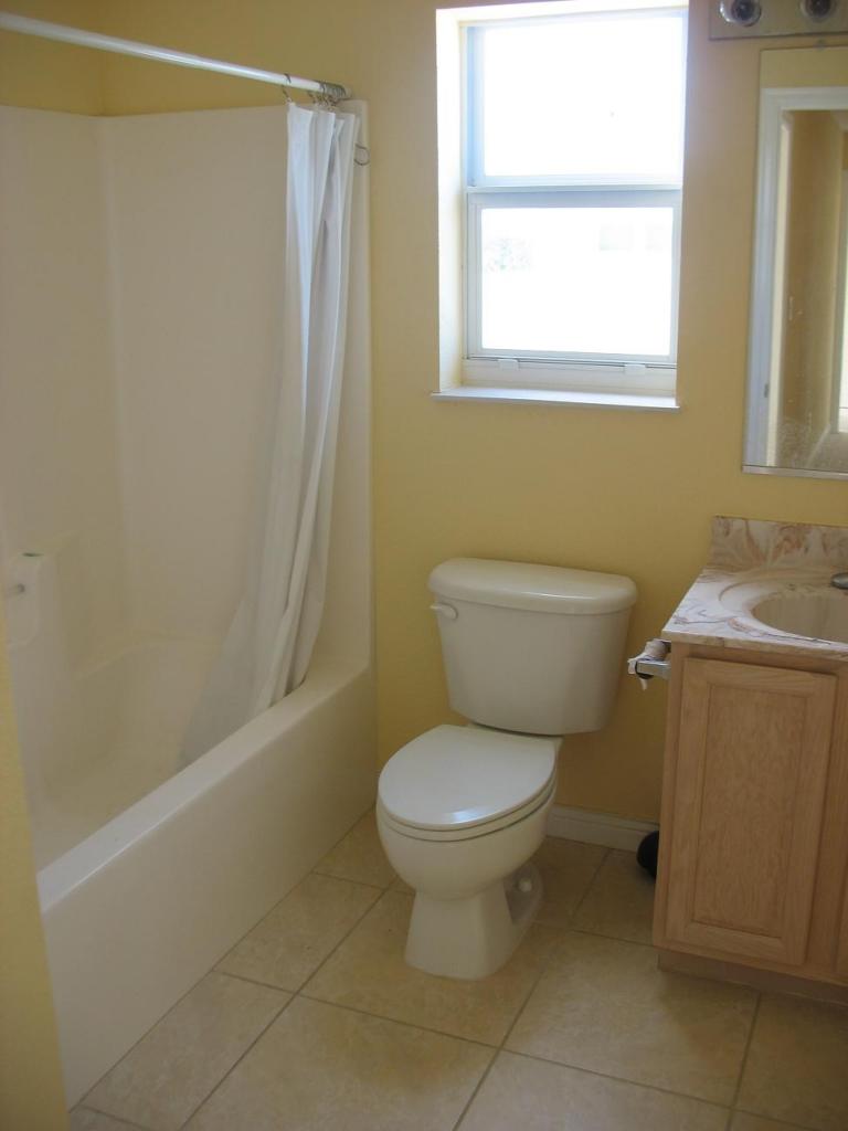 476 Big Pine Road Key Largo, FL 33037 - Photo 8 of 13 Upstairs Full Bath