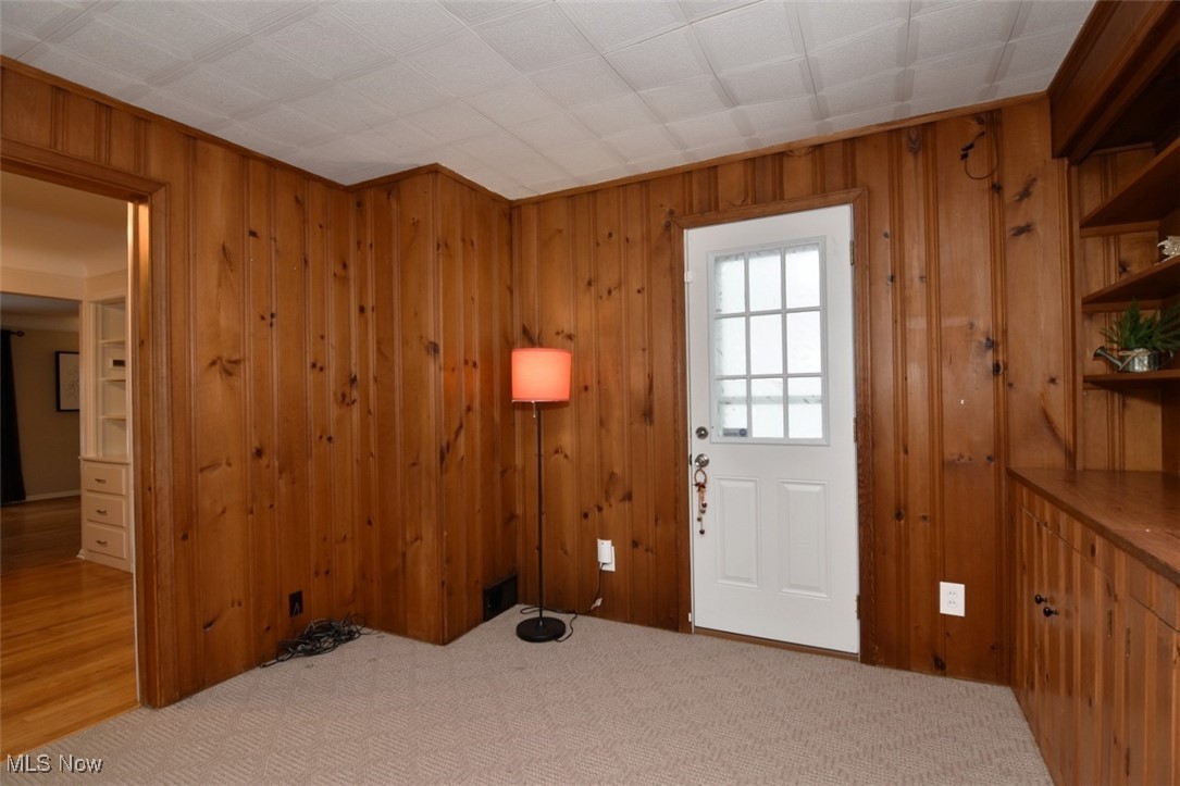 1491 Edgefield Road Cleveland, OH 44124 - Photo 13 of 41
