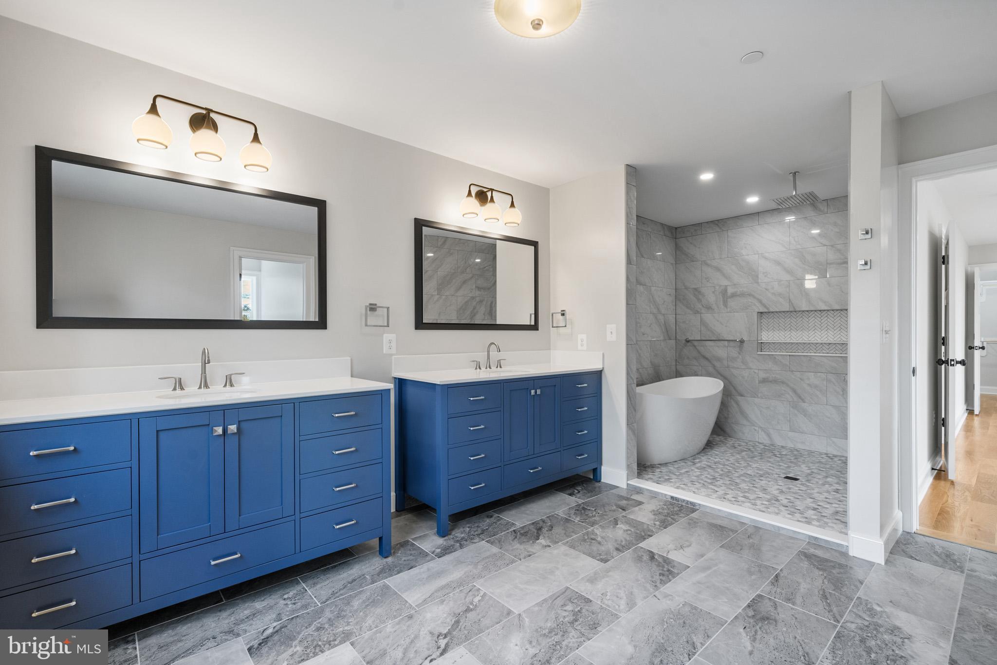 3815 Watson Road Brandywine, MD 20613 - Photo 41 of 73 Primary bath with dual sinks, soak tub, shower