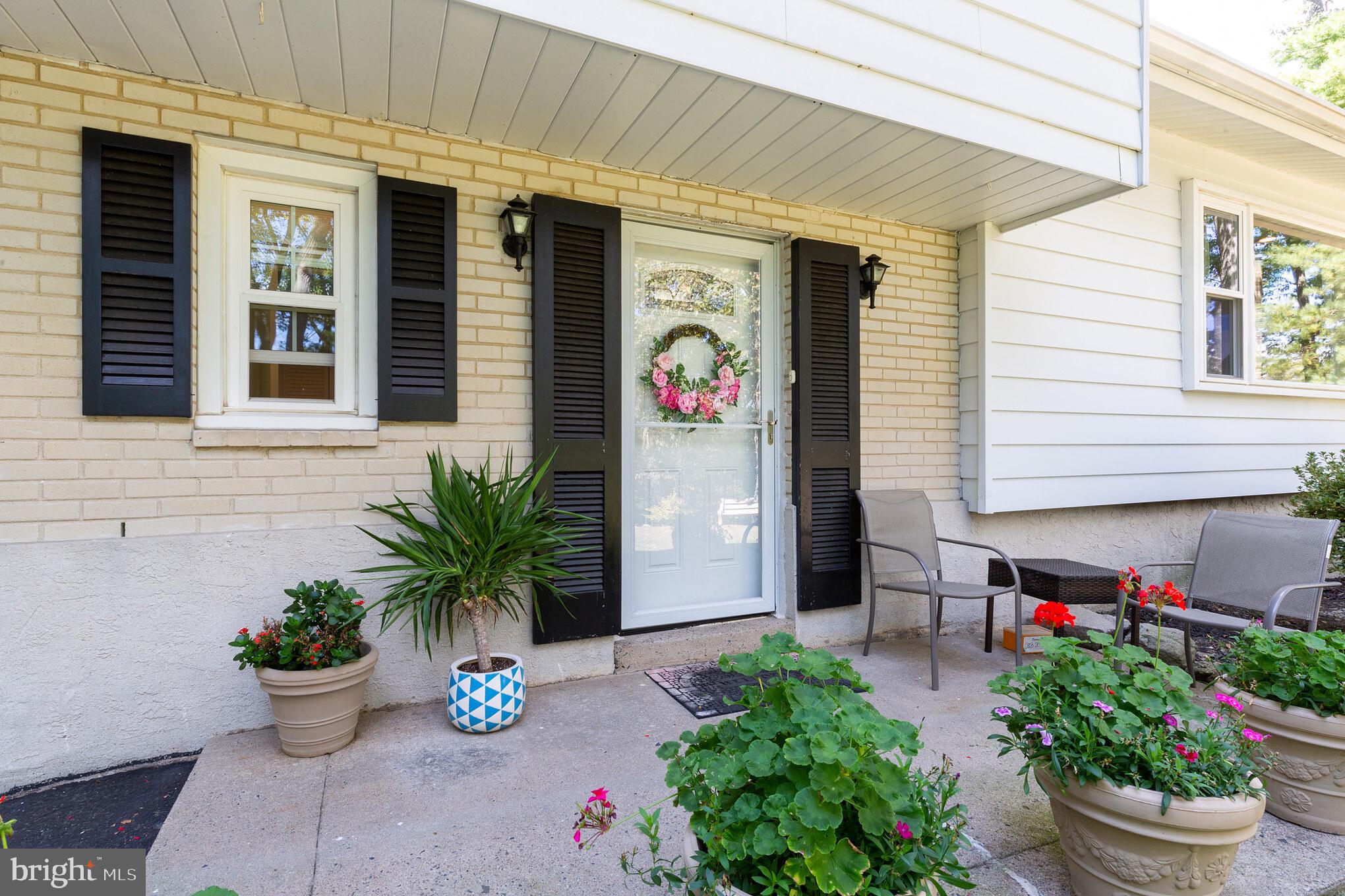 2327 Fairway Road Huntingdon Valley, PA 19006 - Photo 2 of 30 Gallery Image 2