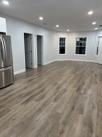 $2,200 | 943 County Street, Unit 2 FRONT, Fall River, MA 02723