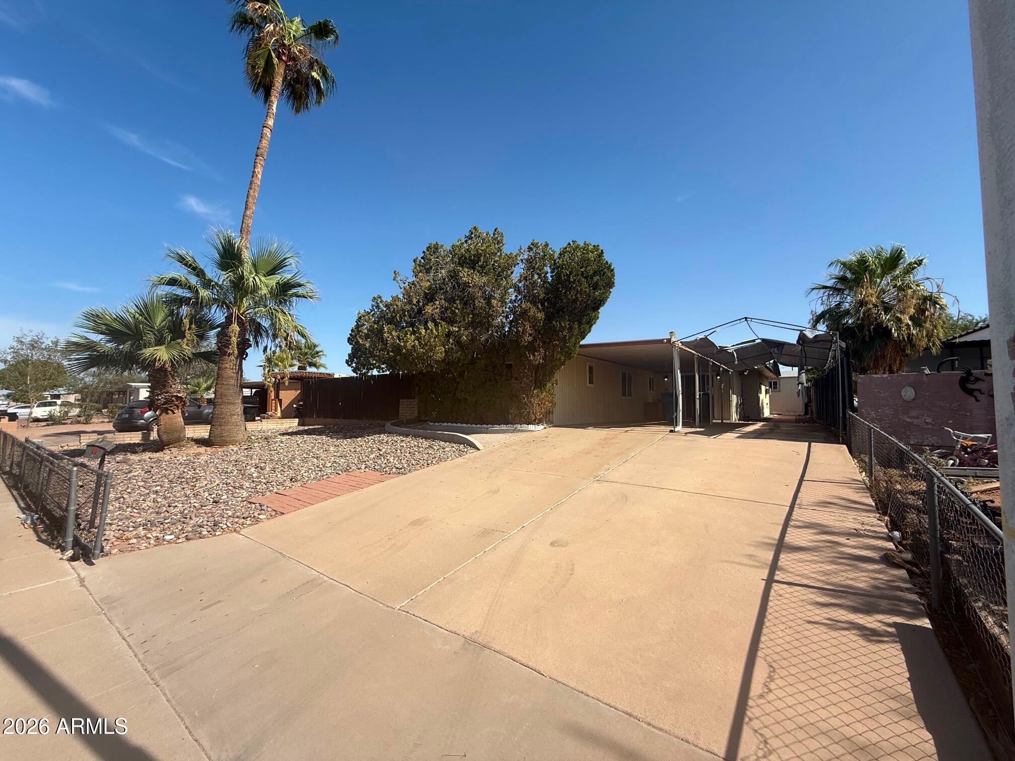 4139 East Ridge Road Phoenix, AZ 85042 - Photo 1 of 15 image20