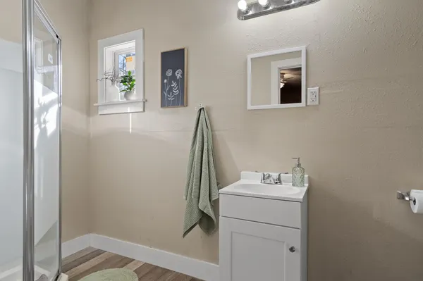 $1,250,000 | 1880 Highway 21, Paige, TX 78659