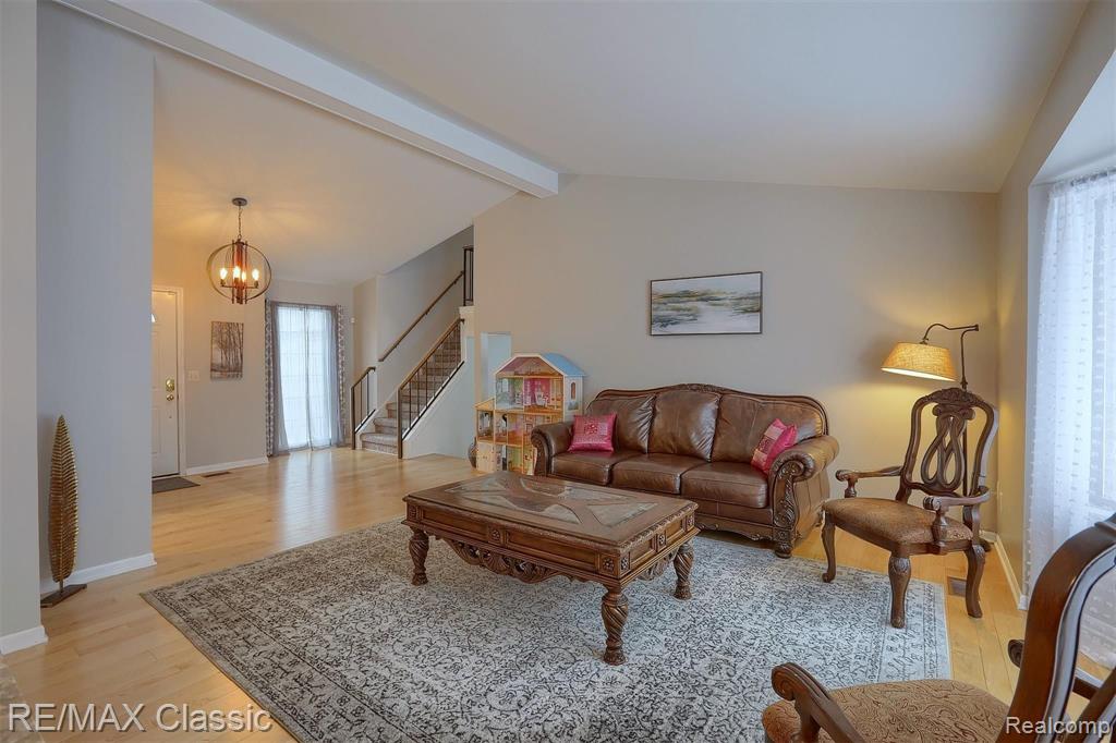 695 Plum Ridge Drive Rochester Hills, MI 48309 - Photo 15 of 38