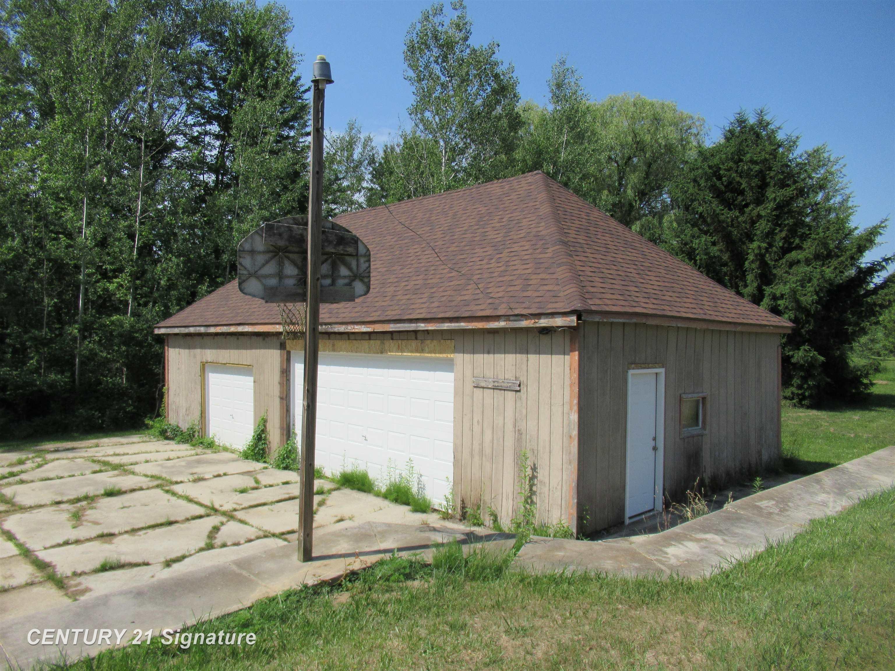 5224 Lobdell Road Mayville, MI 48744 - Photo 18 of 37 Gallery Image 18