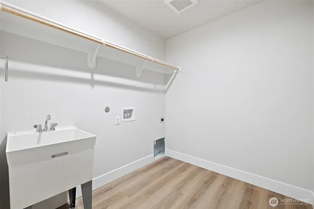 an empty room with a empty space and window