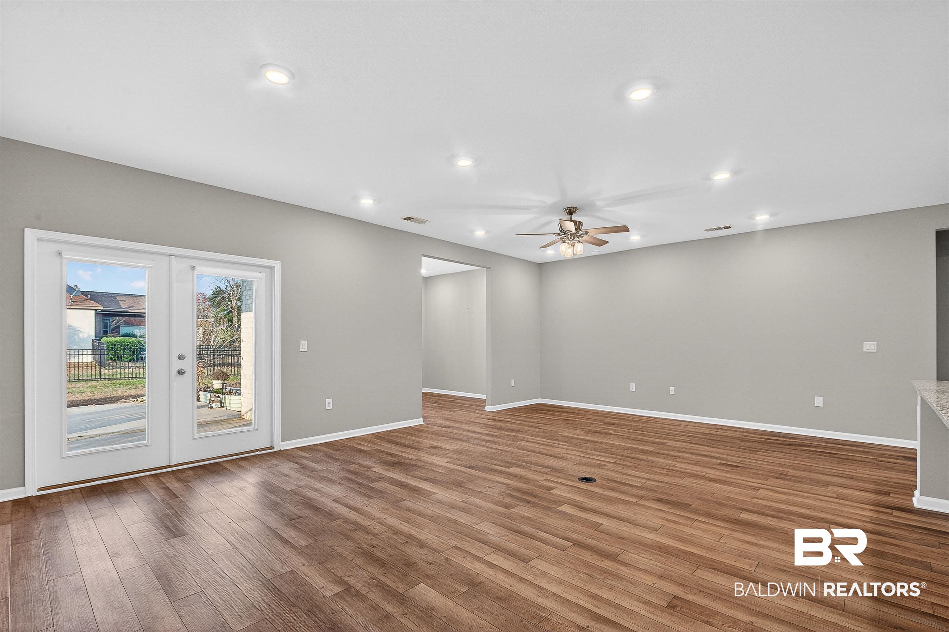 9010 Eagle Lane Foley, AL 36535 - Photo 8 of 74 Living Area
