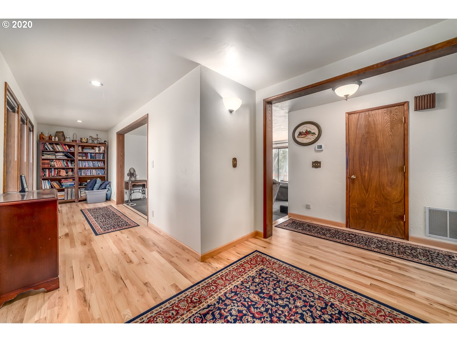 33275 Wilkins Road Eugene, OR 97408 - Photo 8 of 32 Gallery Image 8