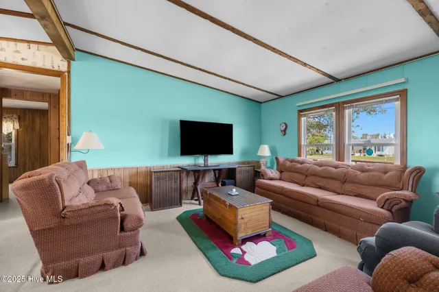 $305,000 | 118 Diamond City Drive, Harkers Island, NC 28531