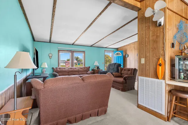 $305,000 | 118 Diamond City Drive, Harkers Island, NC 28531