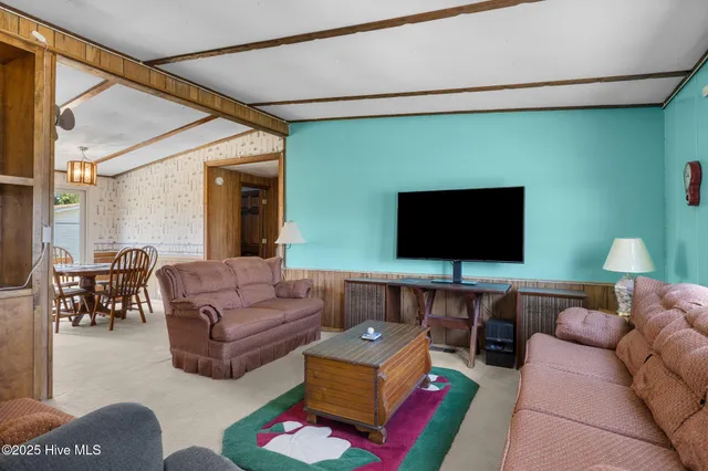 $305,000 | 118 Diamond City Drive, Harkers Island, NC 28531