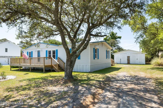 $305,000 | 118 Diamond City Drive, Harkers Island, NC 28531