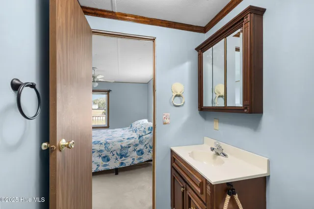 $305,000 | 118 Diamond City Drive, Harkers Island, NC 28531