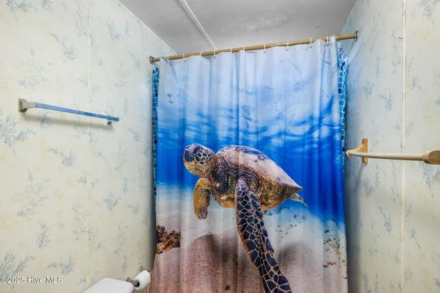 $305,000 | 118 Diamond City Drive, Harkers Island, NC 28531