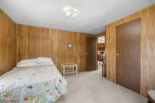 $305,000 | 118 Diamond City Drive, Harkers Island, NC 28531